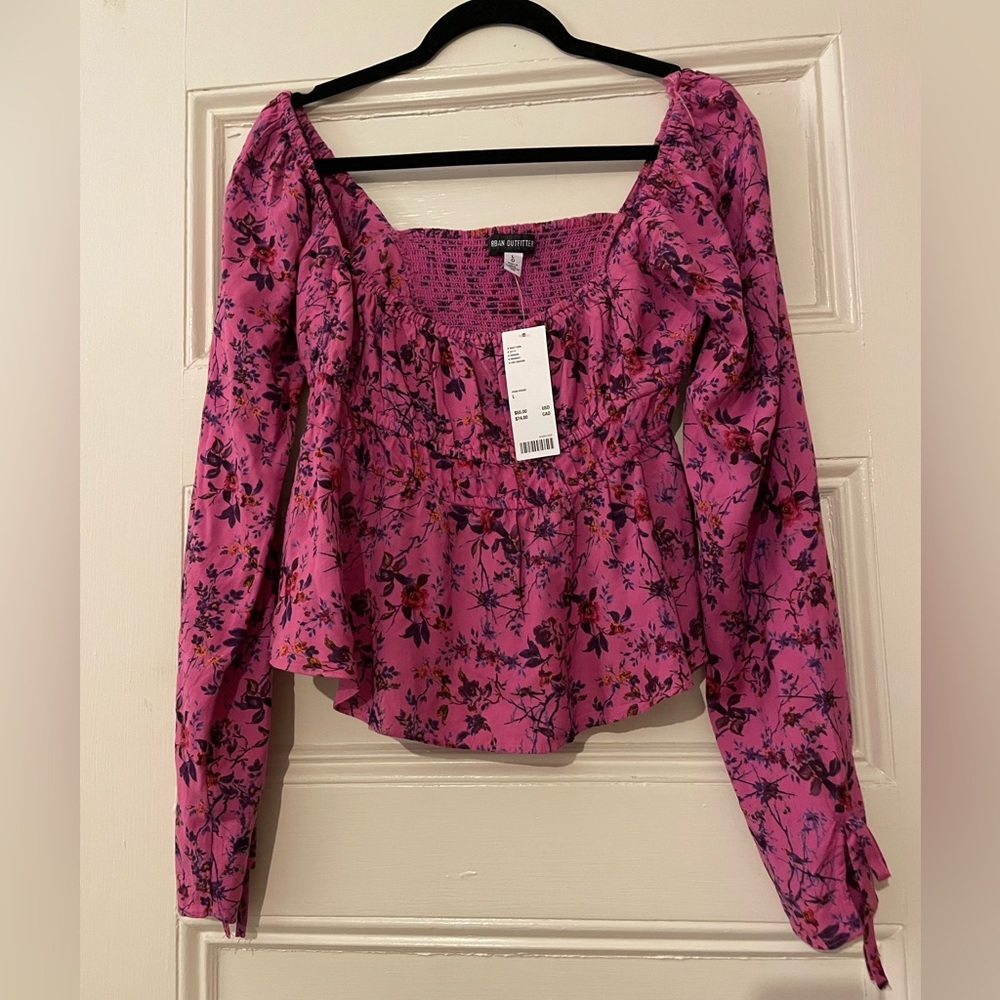 NWT 💘 Urban Outfitters pink/fuchsia floral blouse